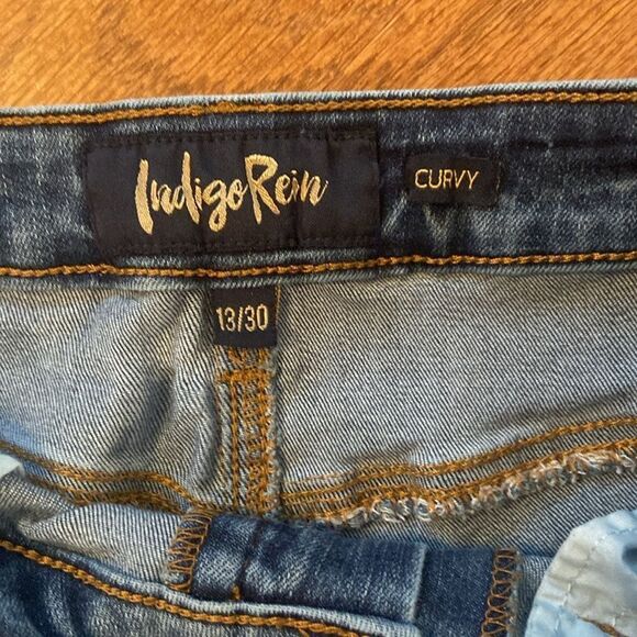 Indigo Rein size 13/30 jeans- curvy fit - distressed front - Picture 3 of 10
